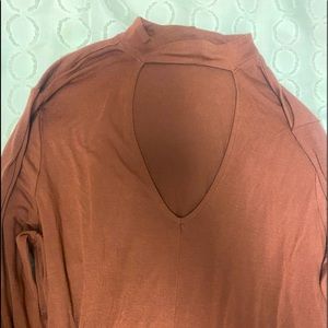 Look your best this fall with this v neck style!